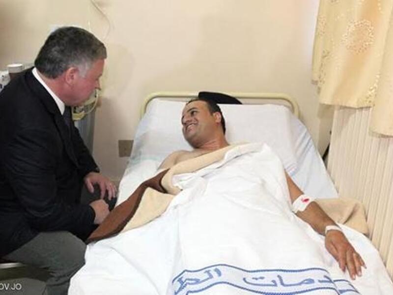 وزار الملك عبد الله الثاني مصابين حادثة الموقر وأشرف بنفسه على التحقيق.