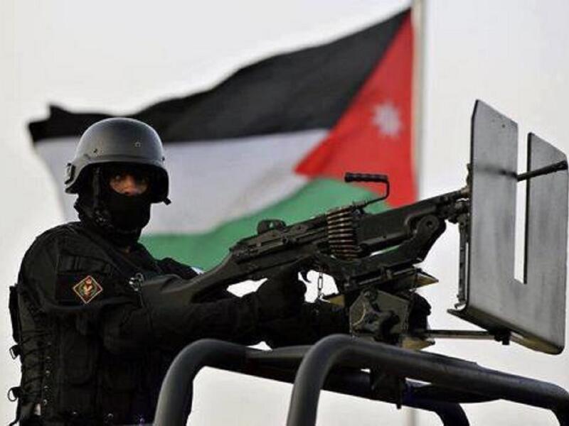 الجيش الأردني: احتل الجيش الأردني المركز الثامن في قائمة أقوى جيوش الوطن العربي، حيث يصل تعداده 100 ألف مقاتل، يصلح لأداء الخدمة به 2.8 مليون شخص، وتعداد الاحتياطي به 65 ألف مقاتل.
