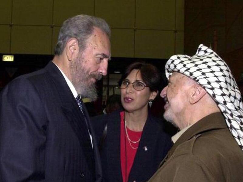 كاسترو صديق لفلسطين والثورة الفلسطينية وكانت له علاقات جيدة مع الرئيس الراحل ياسر عرفات وفصائل المقاومة الموجودة أنذاك. كان دائما الحليف لداعم الوفي للشعب الفلسطيني وثورته العادلة لاستعادة حقوقه المشروعة، واستوعب آلاف الطلاب الفلسطينيين في الجامعات الكوبية. 