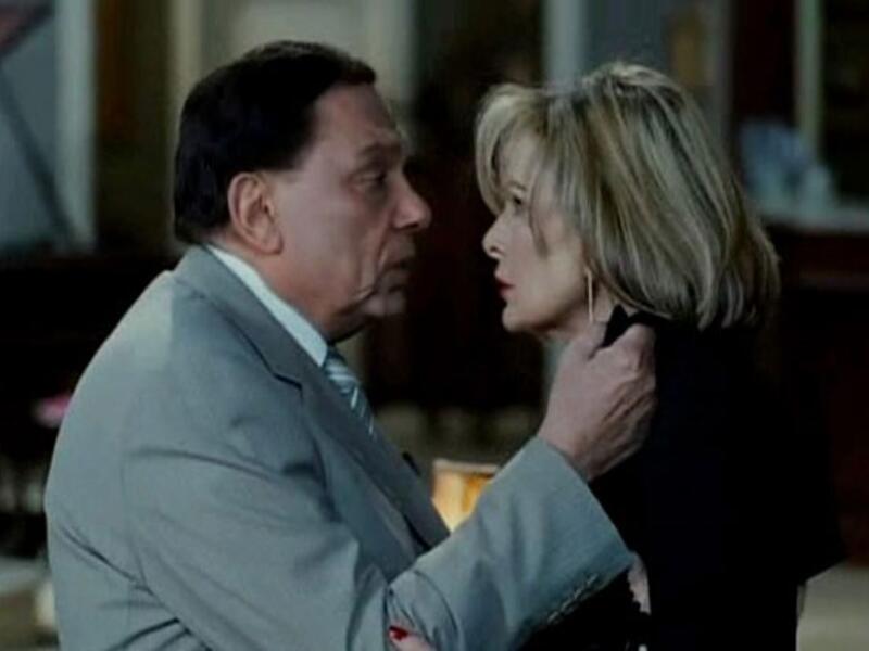 القبلات شيء اعتاد الجمهور رؤيته في أفلام عادل إمام ويسرا، إلا أن تقاليد المصريين رفضت قبلة الزعيم ليسرا، في فيلم «بوبوس»، حيث رأى الجمهور أن سن الفنانين الكبير جعل القبلة غير مقبولة، فما كان يحدث أمس، ليس مقبولاً أن يحدث اليوم.