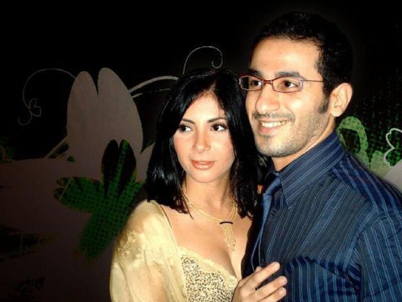 "أحمد ومني" عبارة من اشهر ما جاء في قصص الحب في السينما المصرية، لتتحول الي حقيقة بعد قصة الحب التي جمعت الثنائي أحمد حلمي ومني زكي بعد زواجهما . وبالصدفة جاء ميلاد النجمين في يوم واحد وهو 18 نوفمبر، الحب الذي استمر ولم تهزمه الشائعات. 