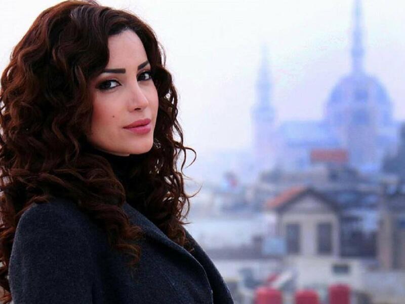 نسرين طافش ابنة الشاعر الفلسطيني يوسف طافش وأمها جزائرية، ولدت في حلب في عام 1982، وقد تزوجت من رجل أعمال إماراتي في عام 2008 ثم انفصلت عنه في عام 2013.
