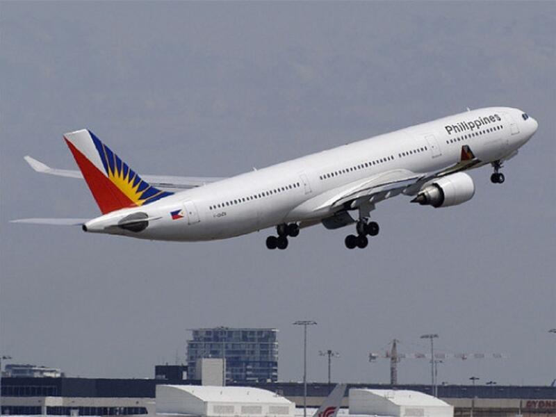 عام 2000، تم اختطاف طائرة فليبينية على يد رجل يحمل مسدساً وقنبلة يدوية وأطلق النار على أحد الحواجز وطلب السماح له بدخول الطائرة وحينما تم رفض طلبه، طلب من الركاب وضع مقتنياتهم الثمينة داخل حقيبة قبل أن يأمر الطيار بالهبوط وبعد ايام تم العثور على جثة المختطف