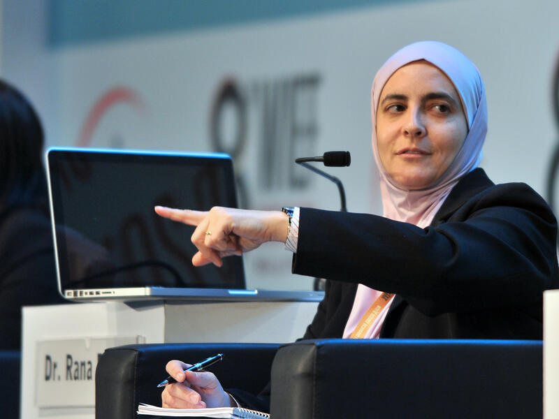 رنا الدجاني هي عالمة أردنية متخصصة في بيولوجيا الخلية، واهتماماتها البحثية وهي حاصلة على درجة الدكتوراة من جامعة أيوا الأمريكية عام 2005، وهي من الأساتذة المتميزين في الجامعة الهاشمية في المجال البحثي والتدريسي والمبادرات التطوعية.