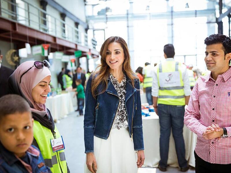 الملكة رانيا هي الصورة المشرقة للمرأة العربية الشابة المعاصرة، قلباً وقالباً،التي خاضت وبنجاح كبير، المجالات الإنسانية والثقافية والإجتماعية، من دون أن تهمل دورها كأم وزوجة. وقامت بعدة انجازات في التعليم والصحة والمراة وتوجيه اهتمامها للاطفال والشباب
