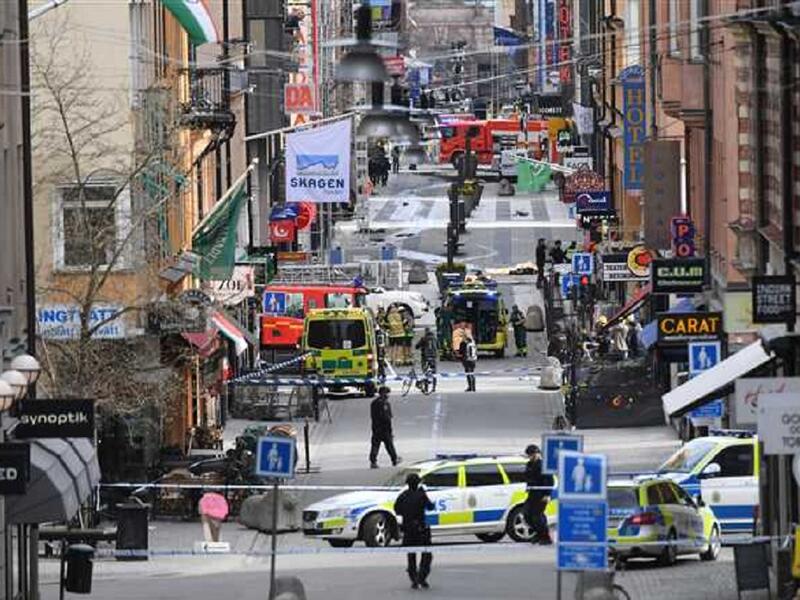 ستوكهولم7/4: عملية دهس بشاحنة أودت بحياة 4 أشخاص و إصابة 12 آخرين، لمنفذ أوزبكي في السويد، حاول السفر إلى سوريا في 2015 للانضمام إلى تنظيم داعش.
