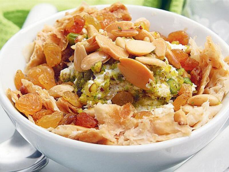 "أم علي" هي من الحلوى التي اشتهرت في مصر، وهي تعود إلى العصر الأيوبي، وهي عباره عن رقائق المعجنات مع المكسرات، الحليب وجوز الهند والسكر.
