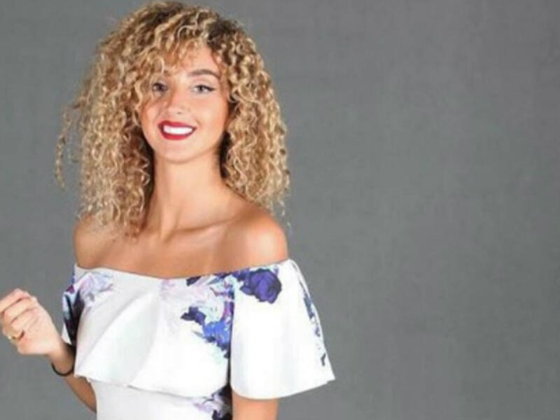 Sara who is an Instagram starlet already and known as Myriam Fares look alike for her curly iconic hair