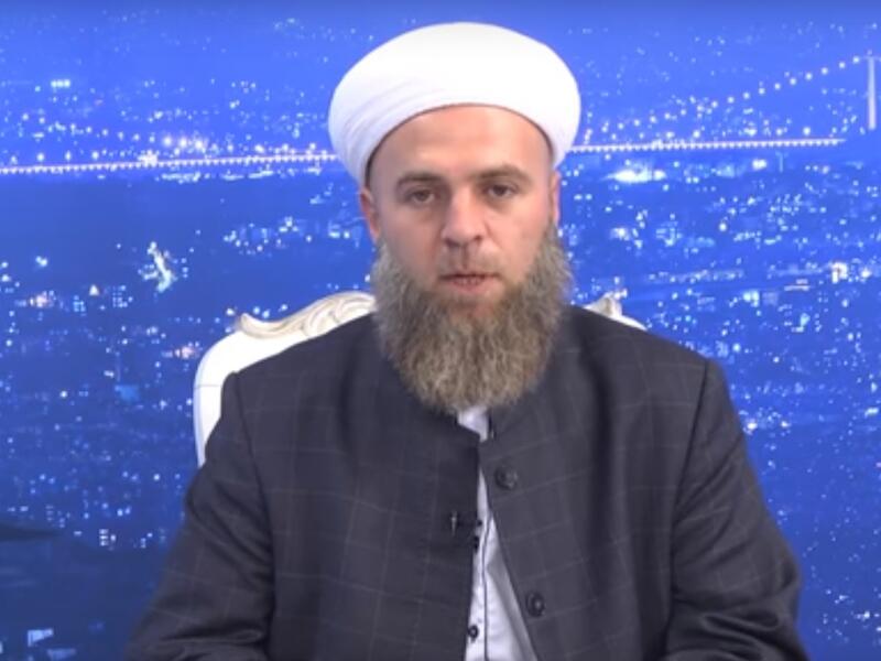 "[If] you see a man with long hair from afar you may think he is a woman if he does not have a beard" (YouTube screengrab)