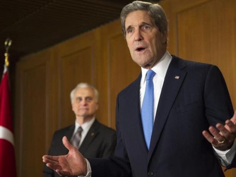 US Secretary of State talks to US Foreign Service workers during Turkey visit (AFP Photo/ Paul J. Richards)