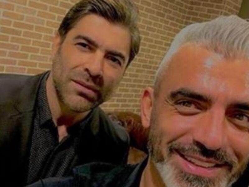 عبر حسابه الخاص على أحد مواقع التواصل الإجتماعي فاجأ الفنان وائل كفوري جمهوره الكبير بنشره صورة له بدا فيها بـ “لوك” جديد. وظهر كفوري في الصورة الى جانب مصفف الشعر وفيق صعب وسأل جمهوره عن رأيهم بلوكه الجديد: “رأيكم بالوك الشعر الجديد NEW CUT HAIR”.