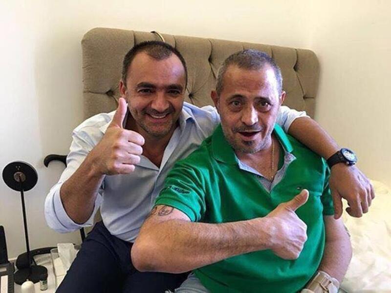 نشرت صفحة سلطان الطرب على انستغرام صورة تجمعه بالمنتج يوسف حرب بعدما قام الاخير بزيارة خاصة للوسوف حساب الوسوف على انستغرام علَّق على الصورة بالقول: “ابو وديع مع الصديق القديم والى الأبد السيد يوسف حرب .. ولا شيء في الدنيا يقدر ان يُزعزع هذه الصداقة والأخوة”. 