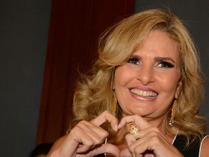 يسرا : تجسد دور الأم الحكيمة العقلانية وأبدعت، إلا أنها سبق وتعرضت للإجهاض أثناء تصويرها أحد الأفلام مع المخرج يوسف شاهين، ومن بعدها لم تستطع الإنجاب.
