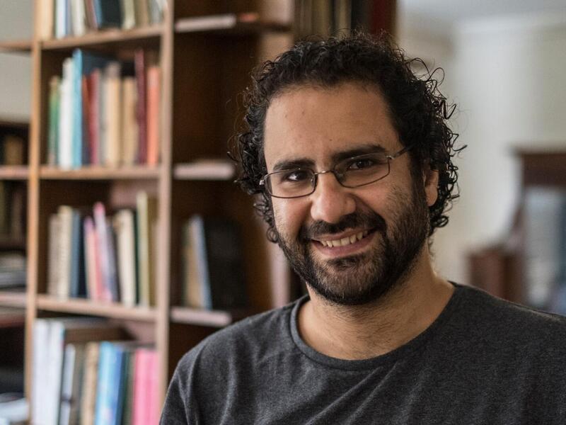 منع محامي علاء عبدالفتاح من مقابلته رغم حصوله على تصريح