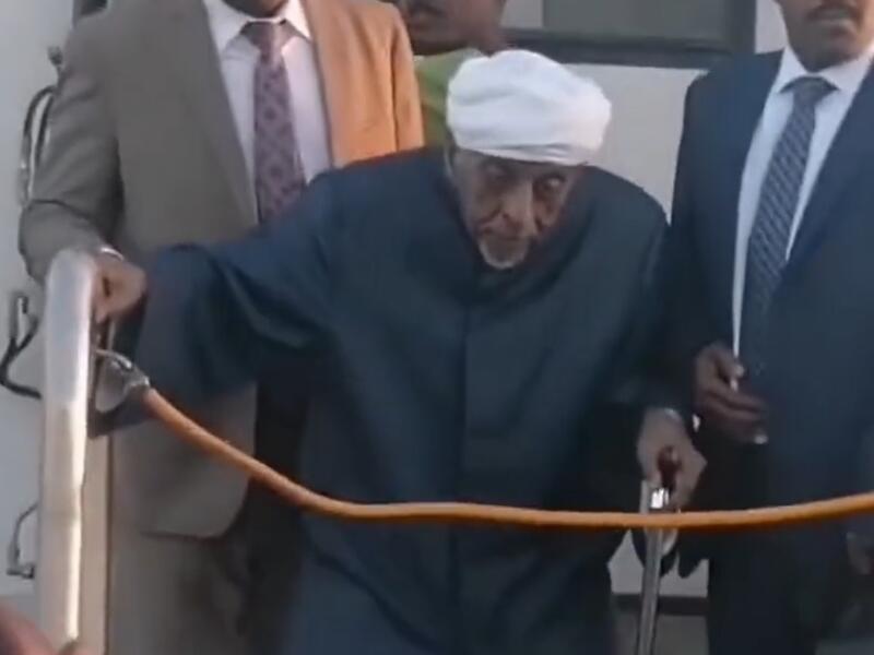 الميرغني يعود للسودان بعد 10 سنوات أمضاها في مصر