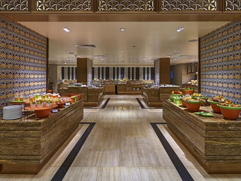 Loumi Restaurant - Millennium Airport Hotel Dubai 