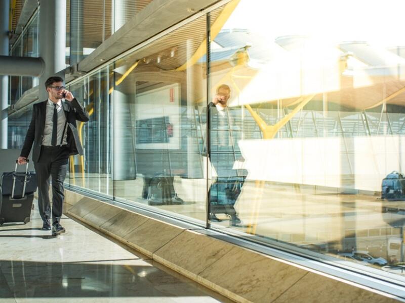 4 Tips to Help You Overcome the Challenges of Working Abroad
