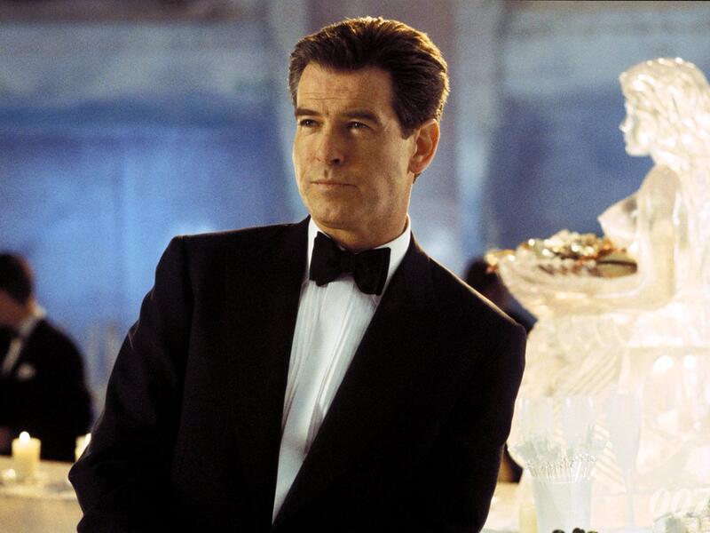 بيرس بروسنان: قدم دور "بوند" في 4 أفلام بين عامي 1995 و2002 وهي "العين الذهبية"، و"غد لا يموت"، و"العالم ليس كافيا"، و"مت في يوم آخر".