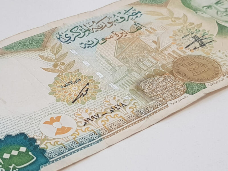 مربو الدواجن في سوريا يستغيثون مع استفحال أزمة الليرة