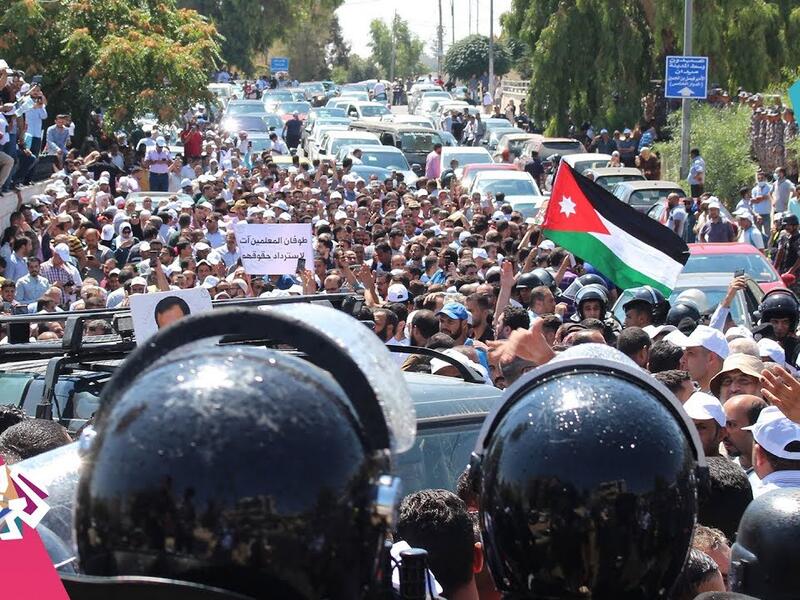  الإضراب بدأ بعد أسبوع واحد فقط من بدء أكثر من مليوني طالب وطالبة عامهم الدراسي الجديد