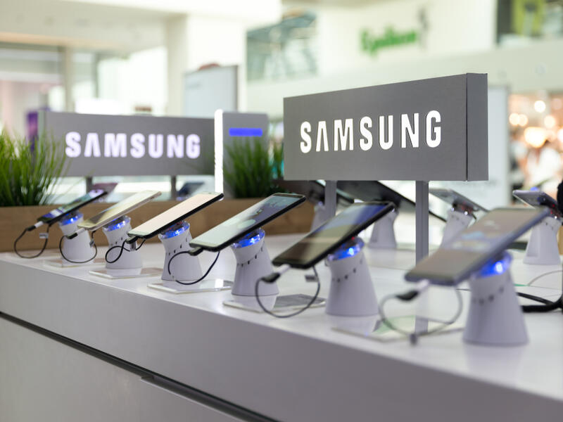 Samsung Unveils First Rugged Smartphone with 5G Compatibility