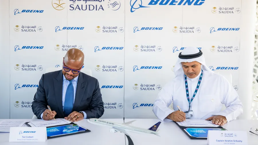 الخطوط السعودية تعزز أسطولها بحزمة خدمات من بوينج