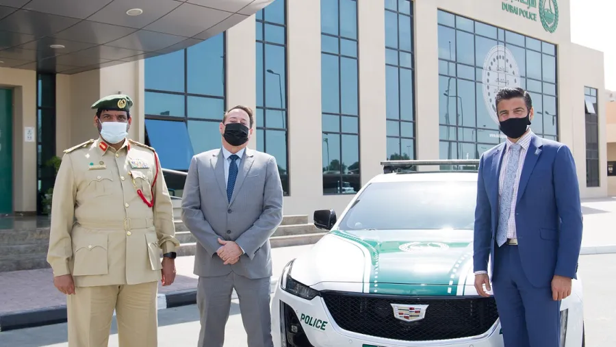 ’شرطة دبي‘ تعزّز أسطولها الحصري من المركبات الرائدة بفئتها عبر إضافة سيارة ’كاديلاك CT5‘ الفاخرة