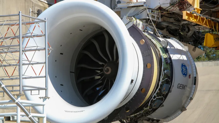 جنرال إلكتريك للطيران تتحقق من قوة أداء GE9X بإجراء اختبارات امتصاص مخلفات الغبار