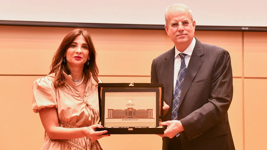 معهد المحاسبين الإداريين يرحب بجامعة العين الإماراتية في قائمة الجامعات المعتمدة