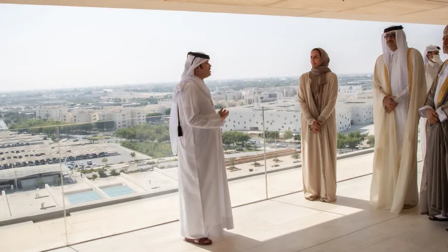 حضرة صاحب السمو الشيخ تميم بن حمد آل ثاني أمير البلاد المفدى وجلالة السلطان هيثم بن طارق سلطان عمان يزوران مؤسسة قطر بحضور سعادة الشيخة هند بنت حمد" 