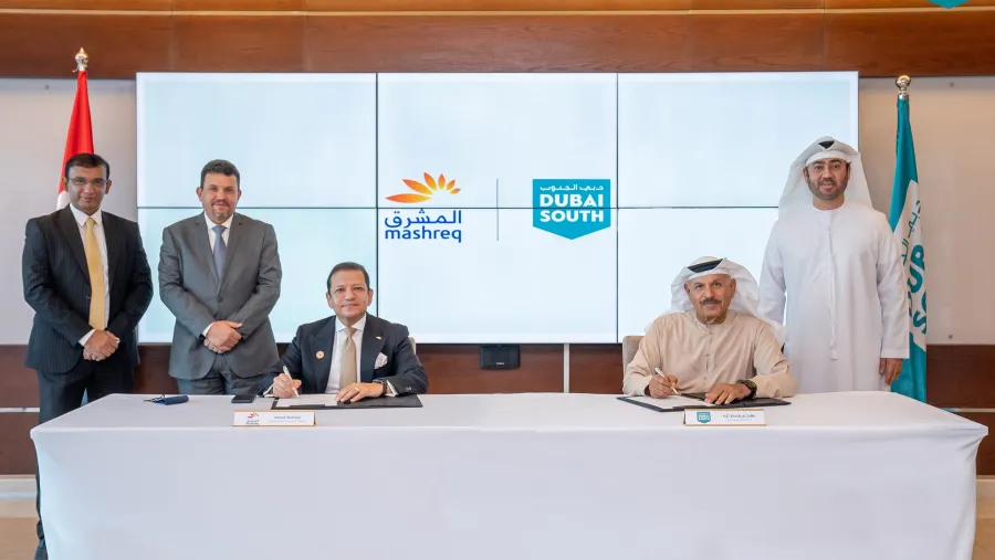 المشرق يوقع مذكرة تفاهم استراتيجية مع دبي الجنوب لدعم الشركات الصغيرة والمتوسطة