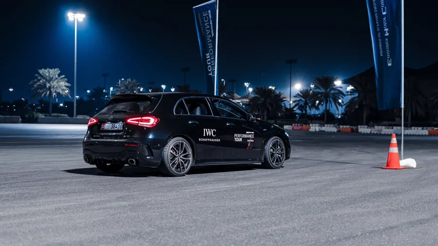 ’شركة الإمارات للسيارات‘ تحتفل باليوبيل الذهبي لدولة الإمارات عبر النسخة الذهبية من  ’جولة AMG للأداء‘ في ’جزيرة ياس‘