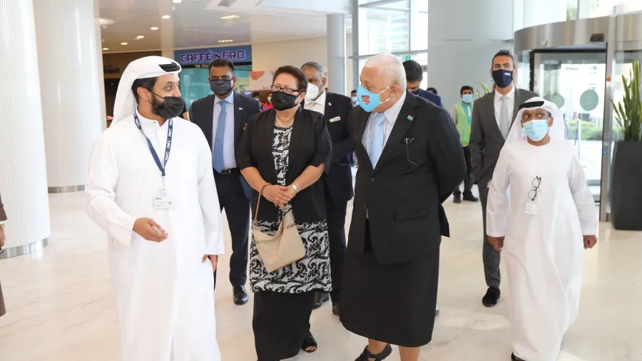 رئيس وزراء جزر فيجي يزور مركز دبي للسلع المتعددة في برج الماس لاستكشاف الفرص التجارية المتاحة في دبي