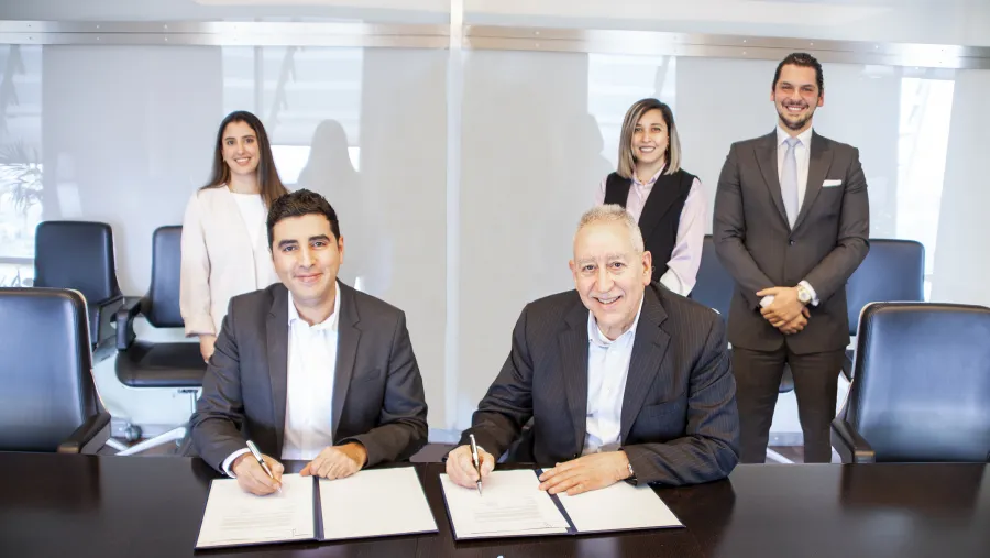 الملكية الأردنية وشركة طماطم الريادية توقعان اتفاقية لمنح المسافرين خيارات متنوعة للترفيه خلال رحلاتهم