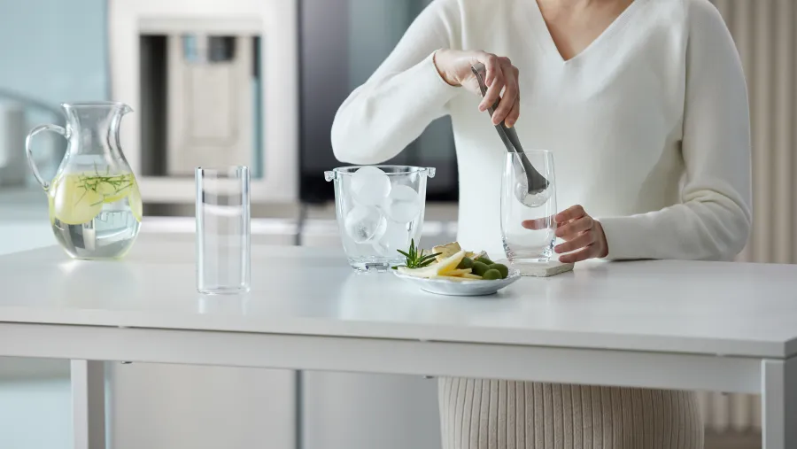 LG To Launch Instaview Side By Side Refridgerator In The GCC