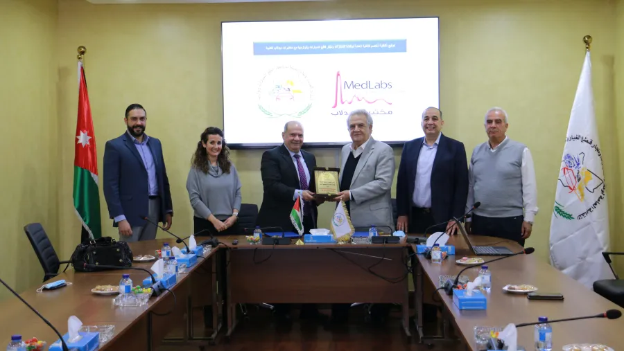 مختبرات مدلاب توقّع إتفاقية تعاون مع النقابة العامة لوكلاء السيارات وتجار قطع السيارات ولوازمها 