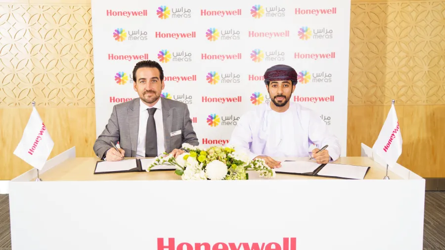 هانيويل تُوقع اتفاقية تعاون مع مراس العمانية لدعم مبادراتها الاستراتيجية في مجالات الاستدامة والطاقة