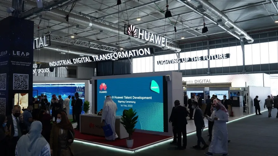 "هواوي" تشارك خبراتها في تخطيط وتنفيذ استراتيجيات الرقمنة لمختلف القطاعات والصناعات خلال مشاركتها كراعي استراتيجي لمؤتمر LEAP في الرياض