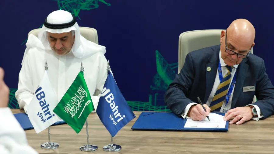 البحري تختتم مشاركتها في معرض الدفاع العالمي 2022 بتوقيع اتفاقيتين استراتيجيتين مع جهات وطنية بارزة 