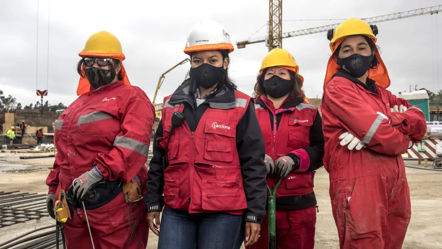 ACCIONA Marks a Milestone in the Construcction Industry With the Raising of a Building Using Women-only Labor