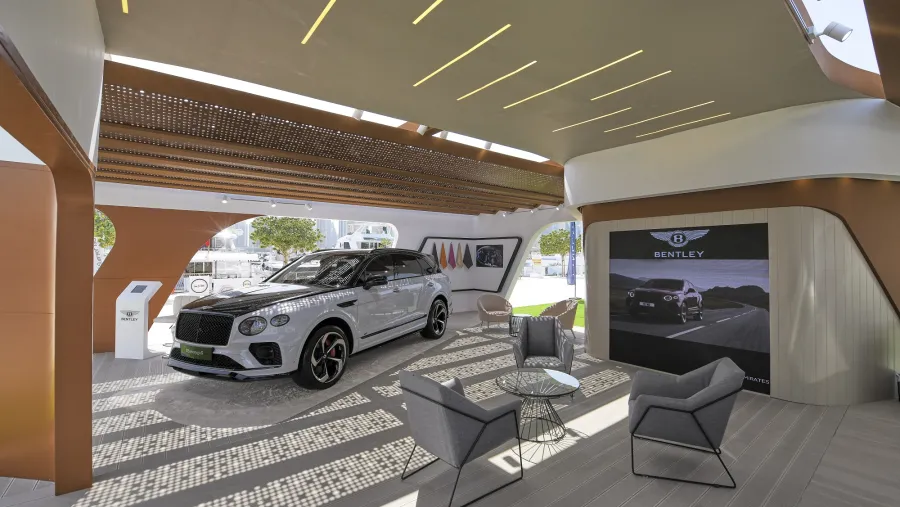 "الحبتور للسيارات" تزيح الستار عن أحدث طرازاتها من Bentley في معرض دبي العالمي للقوارب