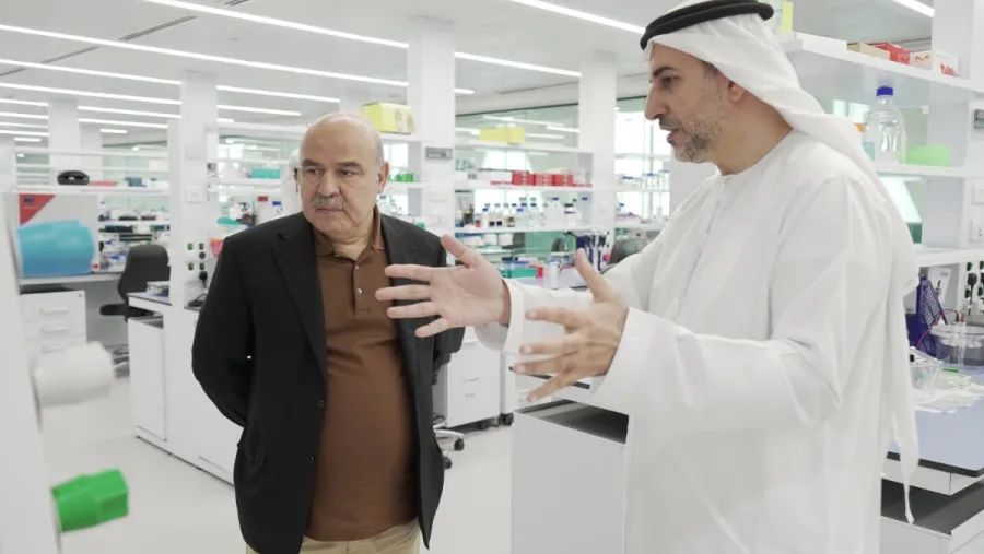 عزيزي تحصل على جائزة تقديرية لتبرعها بـ 10 ملايين درهم لمؤسسة الجليلة