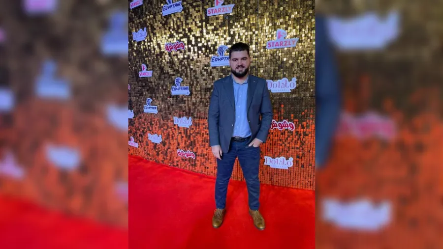 السيناريست علي أبو هيف يوثق ثلاثية المنتخب المصري التاريخية في فيلم قصير