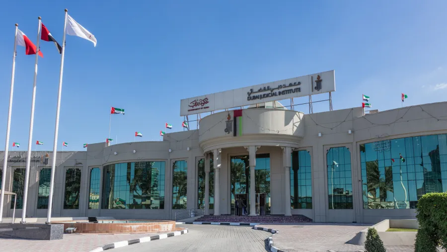 معهد دبي القضائي يطلق الدفعة الرابعة من دبلوم الخبرة القضائية