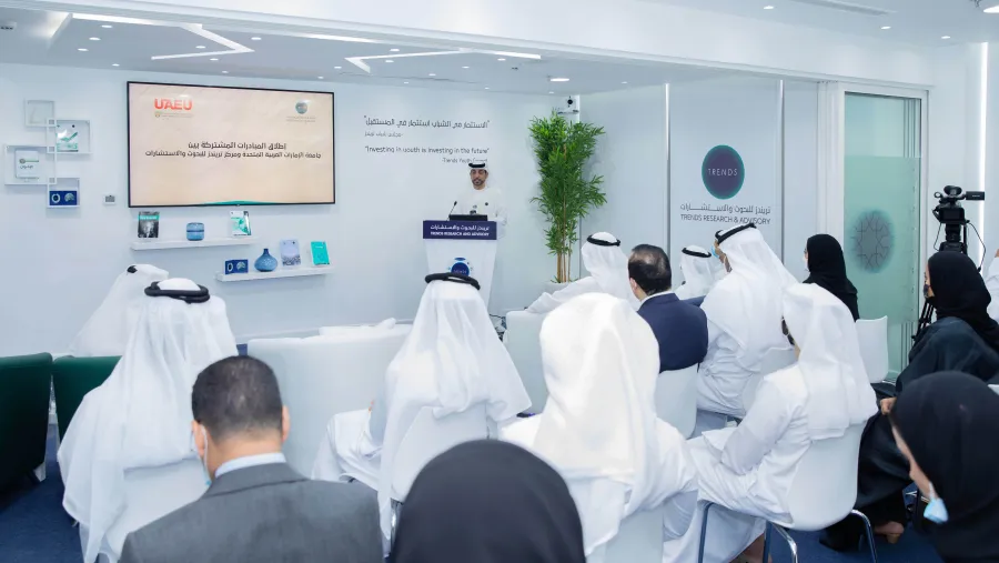 جامعة الإمارات ومركز تريندز  يطلقان شراكة استراتيجية  ويدشنان 11 مبادرة بحثية وعلمية   