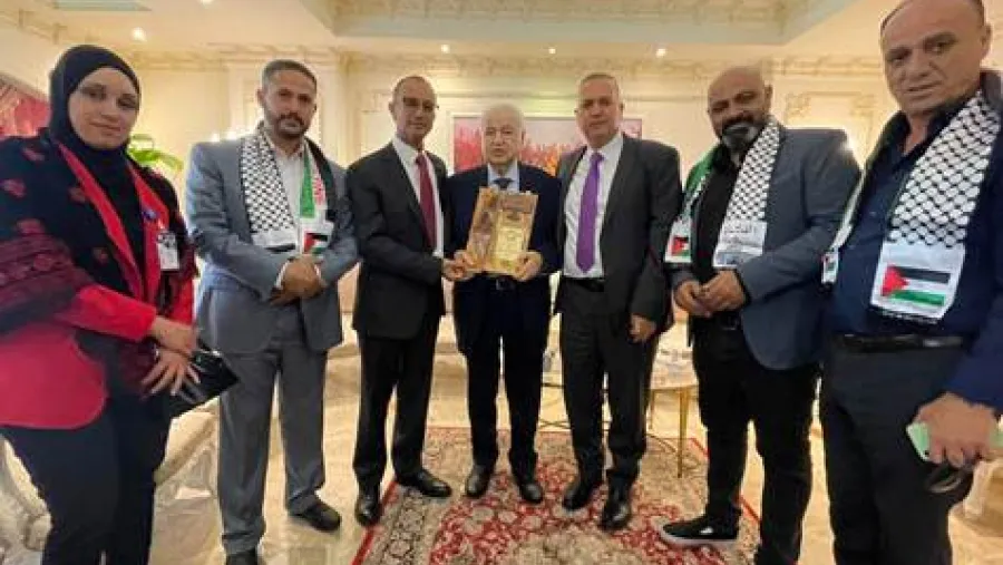 الدكتور أبوغزاله يعبر عن اعتزاه بالمؤسسات الفلسطينية في تعزيز صمود المواطنين على أراضيهم