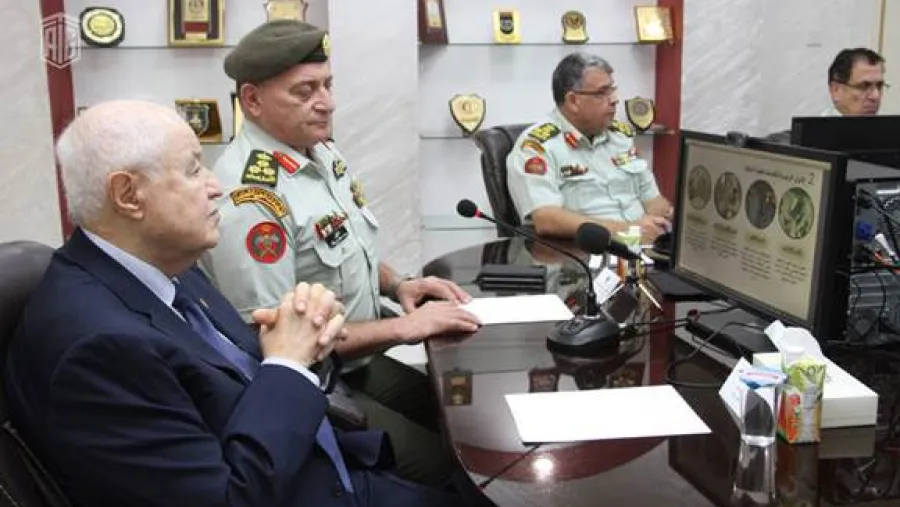 أبوغزاله يزور الخدمات الطبية الملكية ويشيد بكفاءة كوادرها