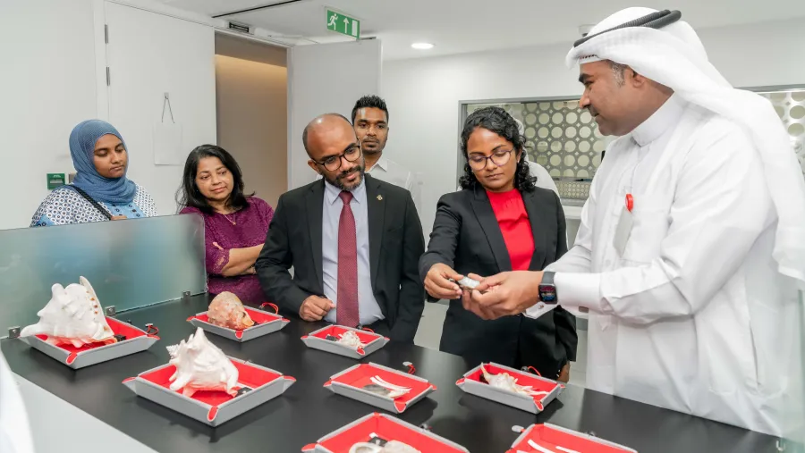 High-Level Maldivian Delegation Visits Bahrain Institute for Pearls and Gemstones (DANAT)