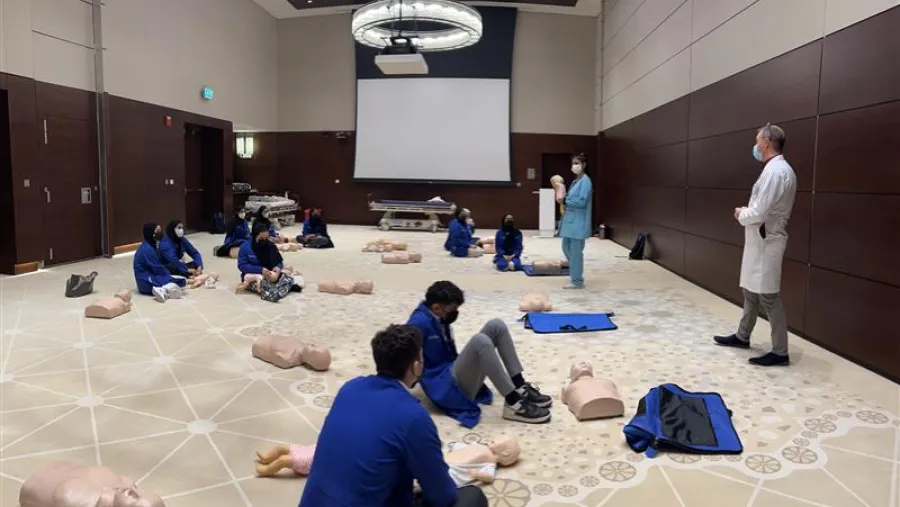 برنامج تدريب طلاب المدارس الثانوية من مبادلة للرعاية الصحية يلهم الجيل المقبل من موظفي المستشفيات في دولة الإمارات