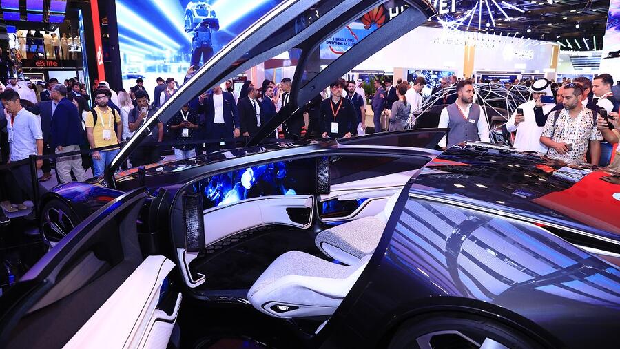 Cadillac and e& Collaborate to Bring the Coveted ‘Car of The Future’ to GITEX 2022: Introducing the InnerSpace Concept